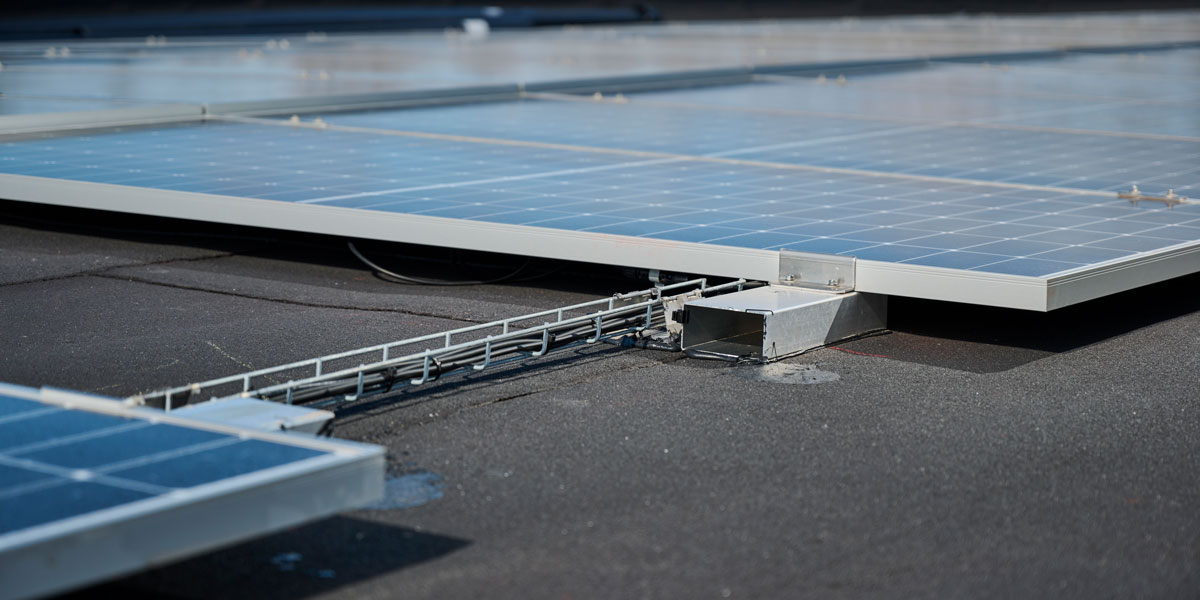 Debat: Solceller på tagene skal af med benspænd for at give gevinst